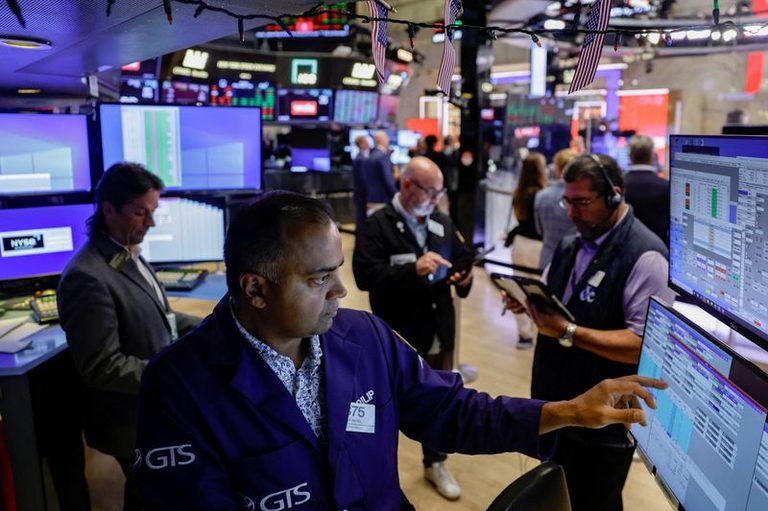 US Stock Futures Rise Ahead of Inflation Data