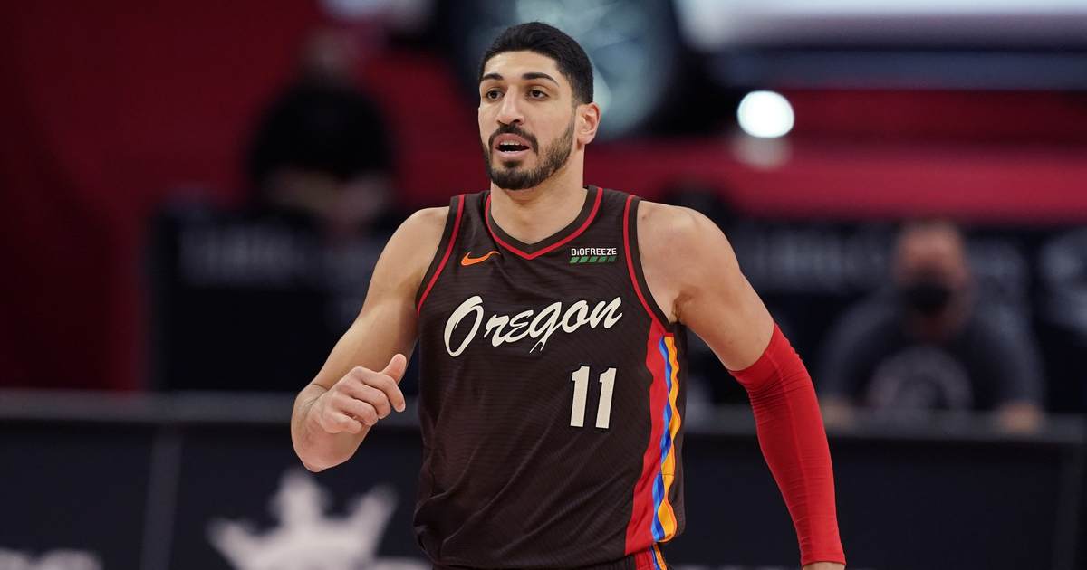 Kanter Declares For WNBA Draft, Exposes Trans Sports Double Standard - The Joe Messina Show