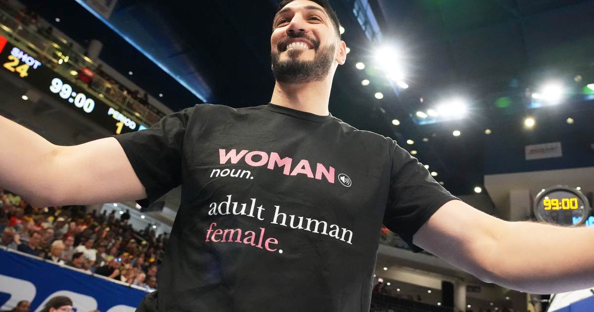 Chicago Sky Owner Equates Pro-Women Shirt To Shooting - The Joe Messina Show