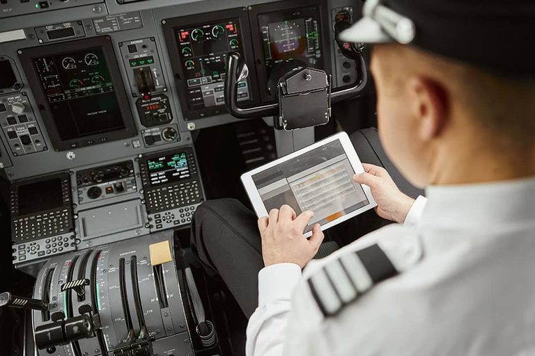 Why U.S. and European pilots log pilot‑in‑command hours differently