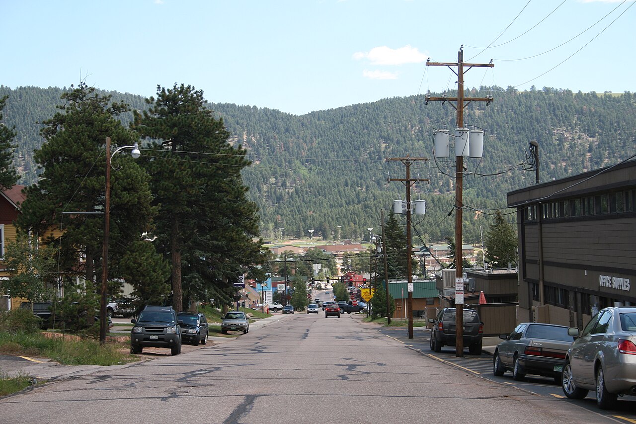 Crystola’s Best-Kept Secret? Try the Antler Creek Lodge & Steakhouse Instead