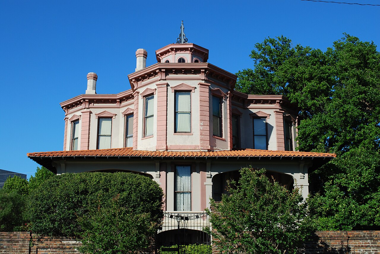 Hooks, Texas, Community Rallies to Bring Back Its Library After Nearly a Decade