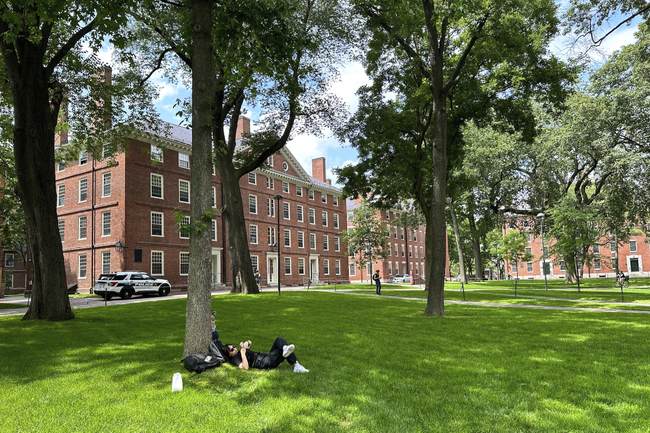 Senators Push MERIT Act To End Legacy Admissions Advantage