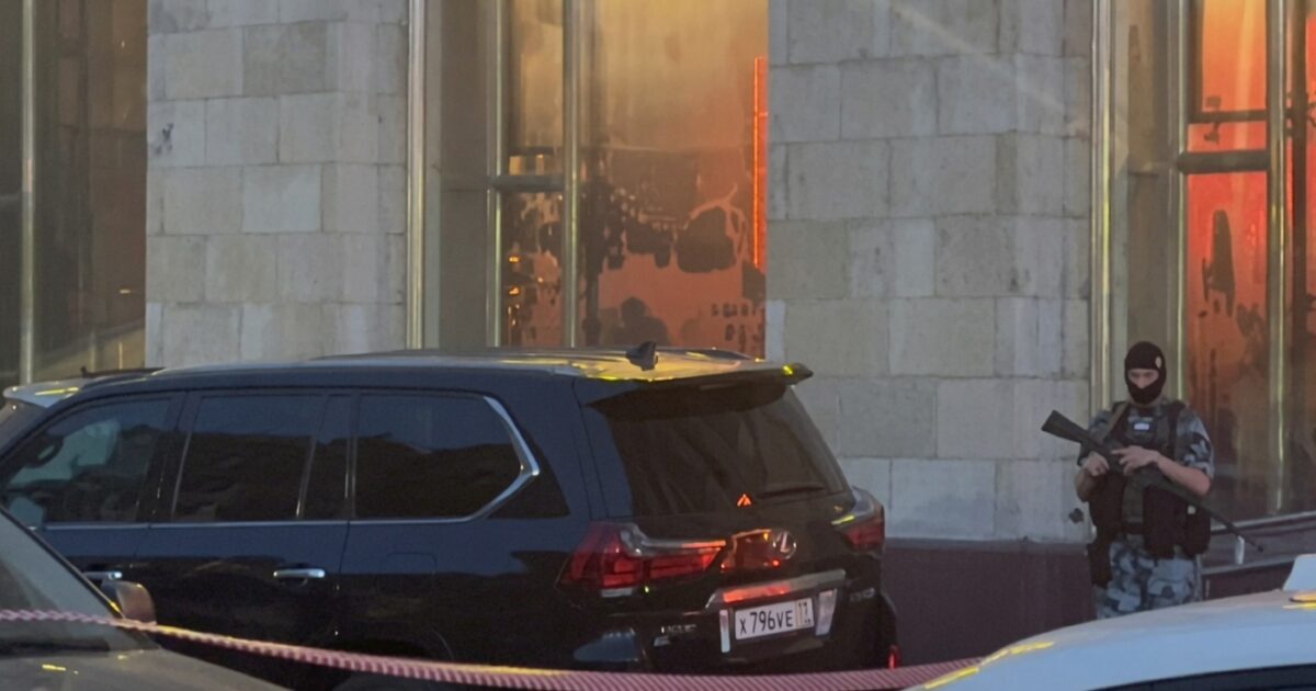 Woman With ‘Gift Bomb’ Tries To Enter Moscow Restaurant Where a Russian General Is Celebrating His Birthday, Is Stopped by Security – Device Detonates Killing 5 and Injuring 21 * The Gateway Pundit * by Paul Serran