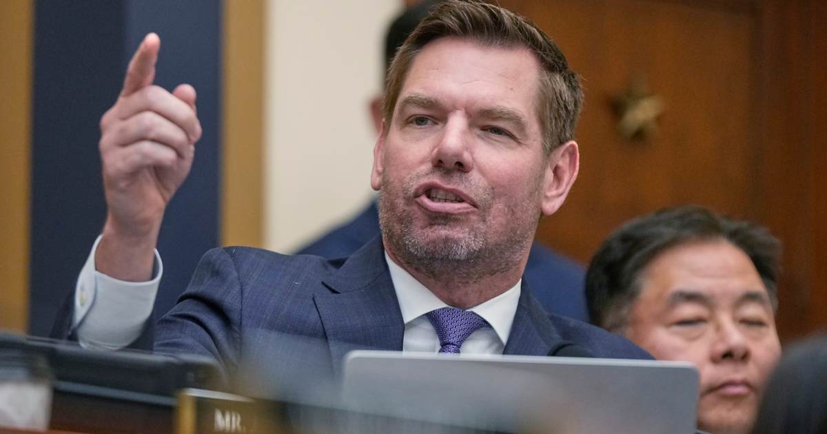 FBI Surrounds Eric Swalwell At SFO After New Footage