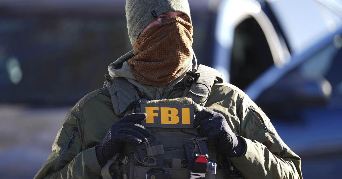 FBI Captures Fugitive Alexis Flores In Honduras After 25 Years