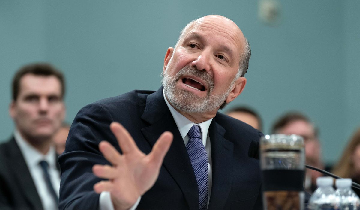 Lutnick says he misspoke on Iran “economic chokeout” remark