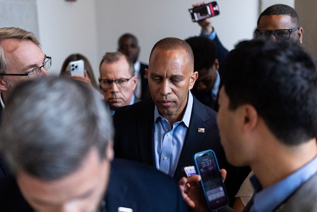 Jeffries Shrinks Democratic Big Tent, Risks Congressional Chaos