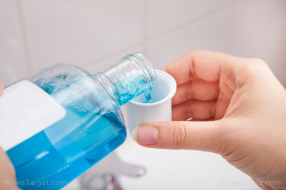 Alcohol-free mouthwash: A gentler choice for natural oral care, especially for seniors